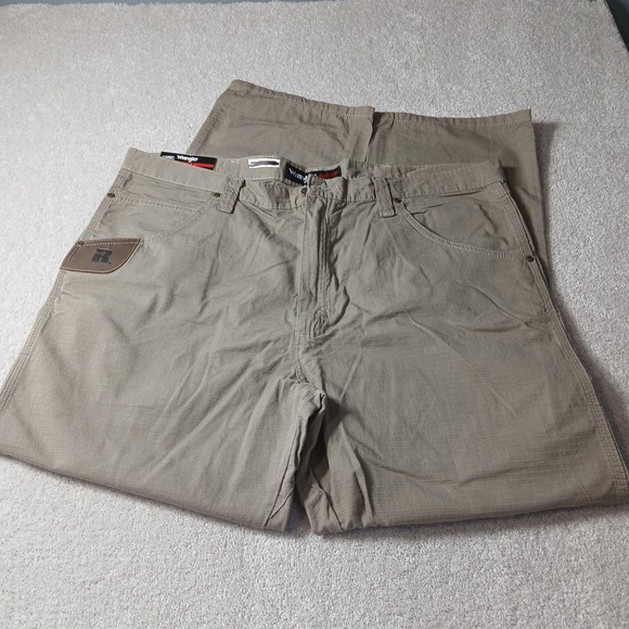 Wrangler Riggs Carpenter Pants Mens 40x30 Tan Relaxed Fit Workwear - Picture 1 of 13
